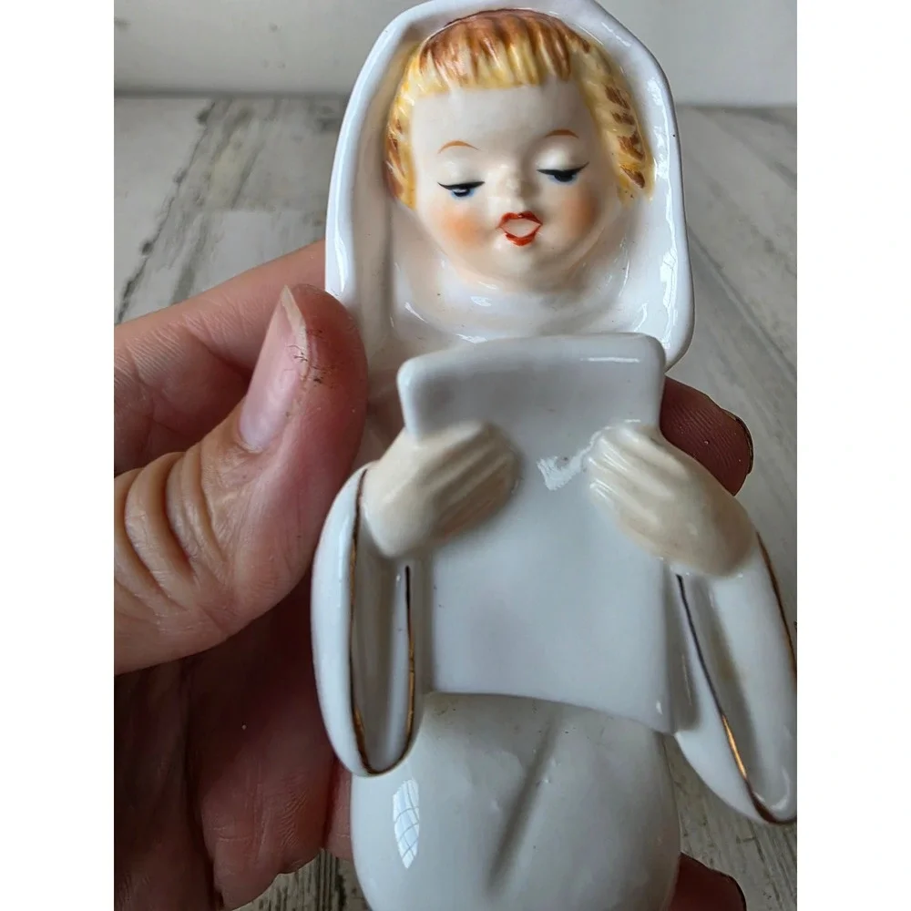 Vintage porcelain praying choir girl statue religious none Xmas tree